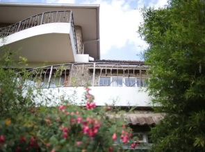 Zereniti House