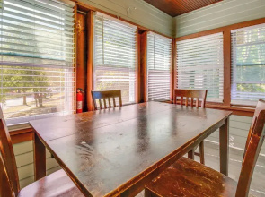 Sunny + Spacious Dayton Condo ~ 1 Mi to Downtown!