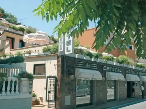 Hotel Crystal & Residence