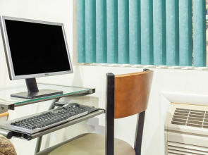 Super 8 by Wyndham Carthage