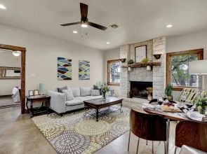 New Hill Country Dream House With Pool Table and Firepit and Gameshed
