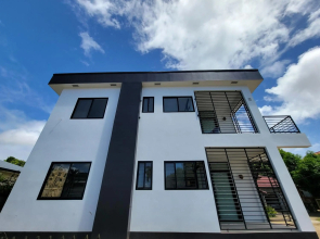 Modern - Wan Pipel with Terrace