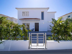 No.7 Athena Beach Villa, Pernera