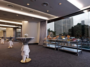 Renaissance Kuala Lumpur Hotel & Convention Centre