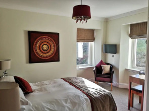 Seaview Guesthouse (Adults Only)
