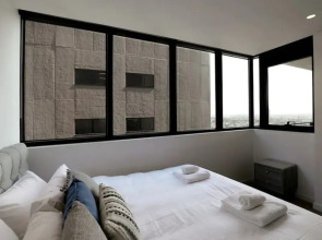 Fantastic 2 Bedroom Apartment In Melbourne's Southbank