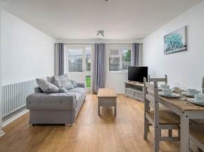 Pet-friendly 1-bedroom Apartment in Crawley