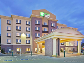 Holiday Inn Express & Suites Seattle North - Lynnwood by IHG