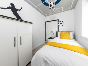 Royal House Wolverhampton - Perfect for Contractors & Large Groups