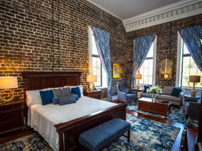 East Bay Inn, Historic Inns of Savannah Collection