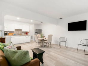 NEW Bayside Escape Cozy Hideaway Near Bayshore