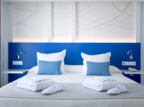 Playaolid Suites & Apartments