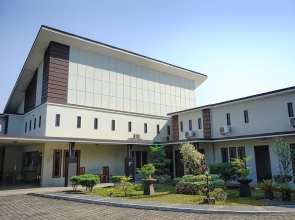 Guest House Loemajan by OYO Rooms