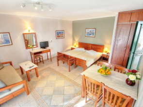 Sunny Garden Apartments