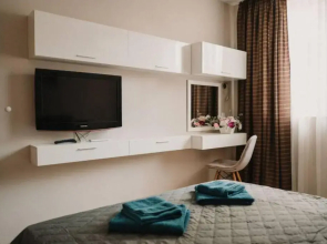 Modern & Central 1BR Apartment with Free street parking