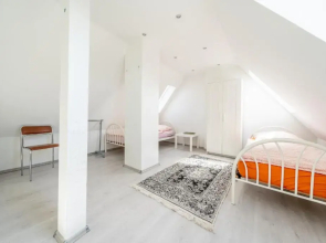 ID 6668 - Private Room with own bathroom