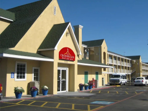The Crossroads Hotel & Suites