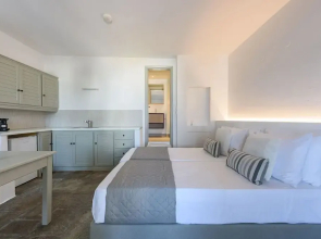 Phaedrus Living Paros Cycladic 2