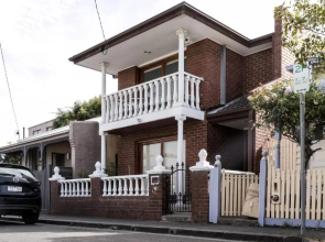 4BR Richmond townhouse - Free WIFI-Parking-Netflix