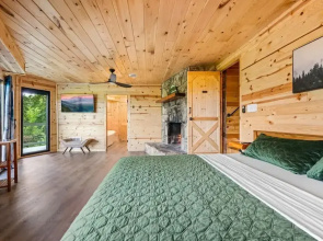 180 Views Sleeps 7 Private Hot Tub Full Kitchen