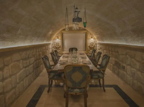 Elika Cave Suites & Spa