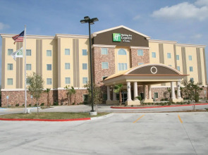 Holiday Inn Express & Suites Clarion by IHG