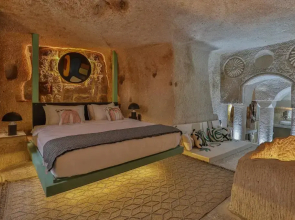 Eka Cave Maison