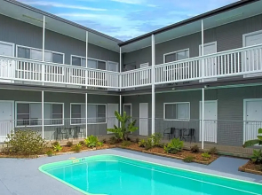 Pacific Motel 08