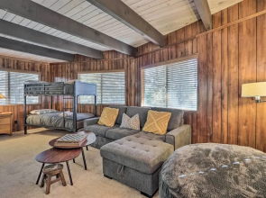 Quaint Cabin Retreat ~ 4 Mi to Arrowhead Lake