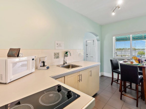 Hollywood Beachside Boutique Suites