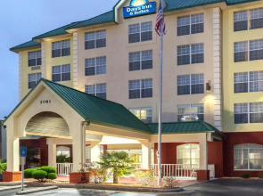 Days Inn & Suites Tucker/Northlake