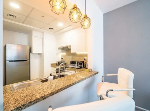 Glamorous Apt With Balcony Facing Burj Khalifa