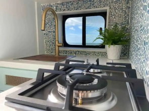 CampoMar Van Island Adventure on Wheels