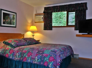 Colonial 900 Motel