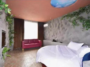 Saina Hotel