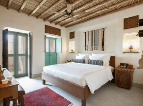 Отель Al Seef Heritage Hotel Dubai, Curio Collection by Hilton