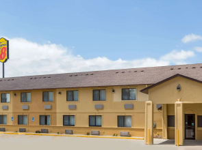 Super 8 by Wyndham Newton