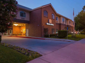 Bristol Hotel, Boutique Collection
