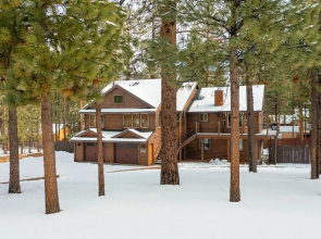 29 - Silver Fox Resort 6 Bedroom Home by Redawning
