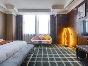 Urumqi Kelang Hotel (Yan'an Park)(乌鲁木齐客朗酒店（延安公园店）)