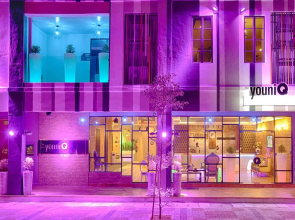 the youniQ Hotel