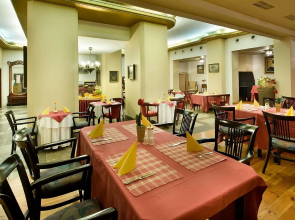 EA Hotel Rokoko