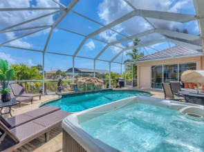 South Gulf Cove Private Vacation Home With Pool And Hot Tub - Only 15 Minutes To Swfl Beaches! 4 Bedroom Home