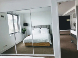 Staying Places - The Avenue