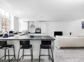 Modern 2bed Apartment-ground Floor-free Parking