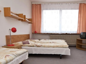 Domov mládeže a školní jídelna Karlovy Vary