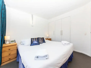 Lovely 1 Bedroom Apartment Close To CBD