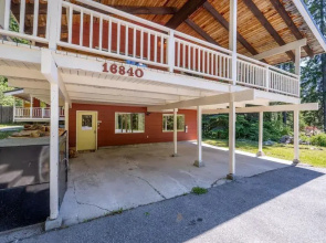 Maple Leaf Lodge