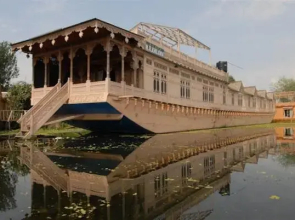 Khilona Group of Houseboats