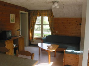 Well furnished bungalow, surrounded by nature